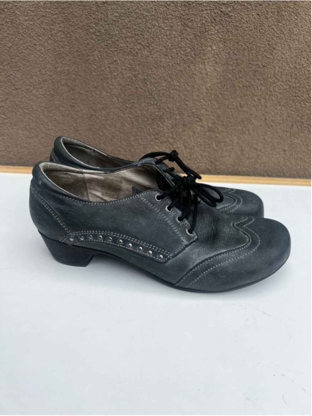 Taos Leather Oxford Shoes Heels Womens Size 9 Lace Up Grey Jive